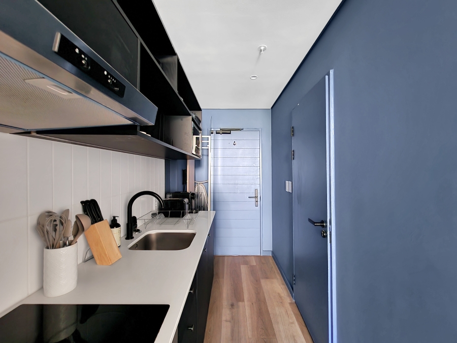 1 Bedroom Property for Sale in Sea Point Western Cape